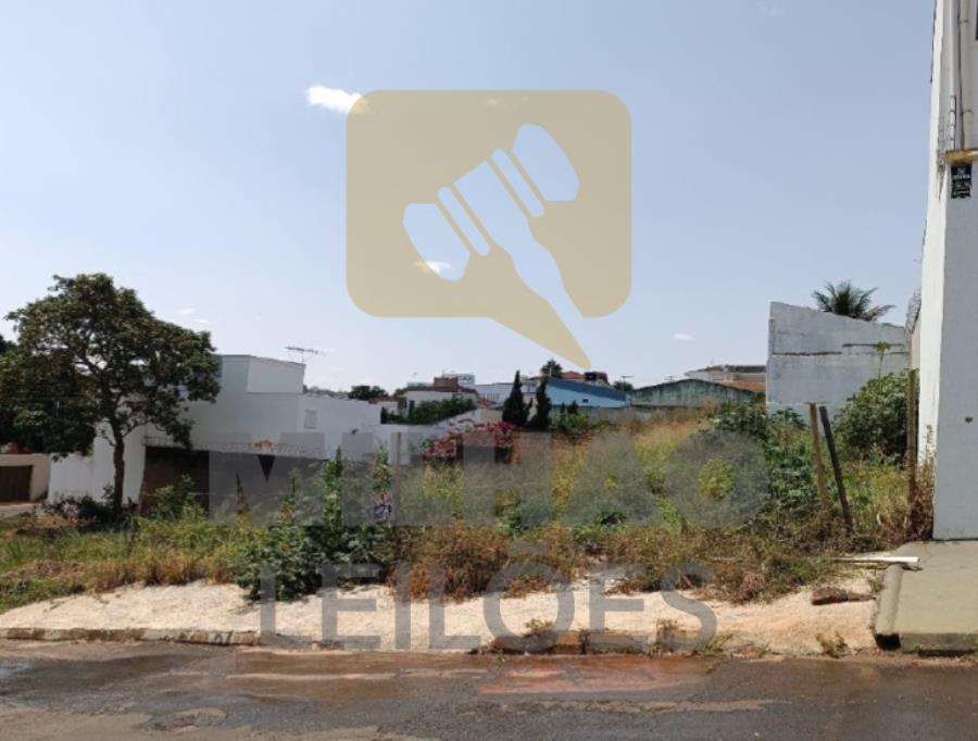 Lote de 360m² em Patos de Minas Leilão Judicial - Lote de 360m² em Patos de Minas
