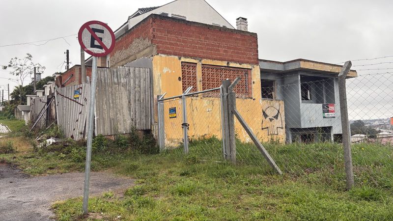 Prédio Inacabado em Curitiba — foto 4