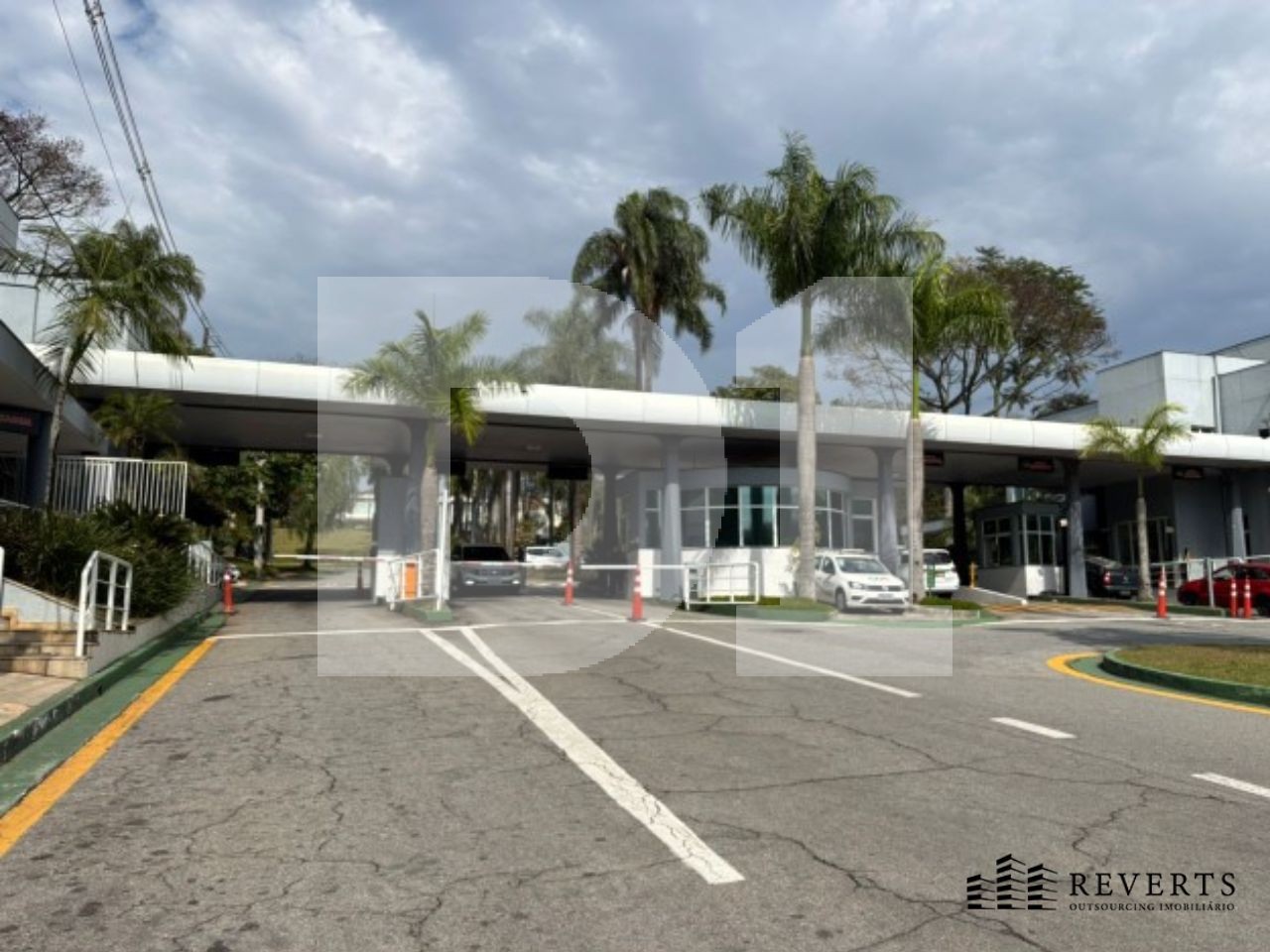 Alphaville Res. Quatro - Santana de Parnaíba/SP - Casa em Condomínio - 299,80 m² (a.c.) e 360 m² (a.t.)