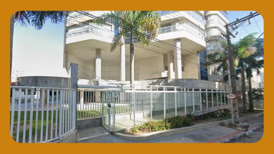 Apartamento Nº 102 do Edifício Summer Hill, na Alameda Hélio Costa Ferraz, Nº 290, Praia de Santa Helena, Vitoria/es. Possui 4 Vagas de Garagem. com Área Total de 434,41m² e Área Construída de 396,45m². __