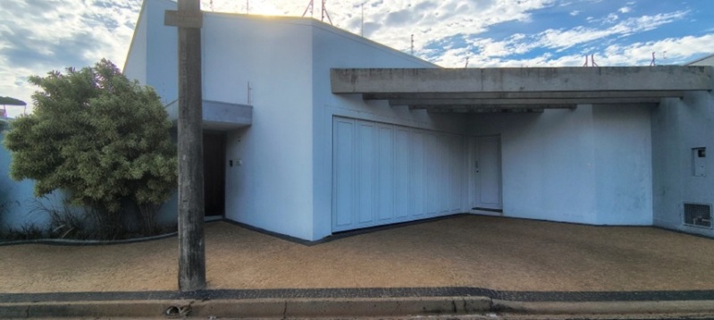 LOTE 001 Imóvel residencial com A.C.T. 434m², 1 suíte, 2 suítes com hidro, área de churrasco, Jd. Mo