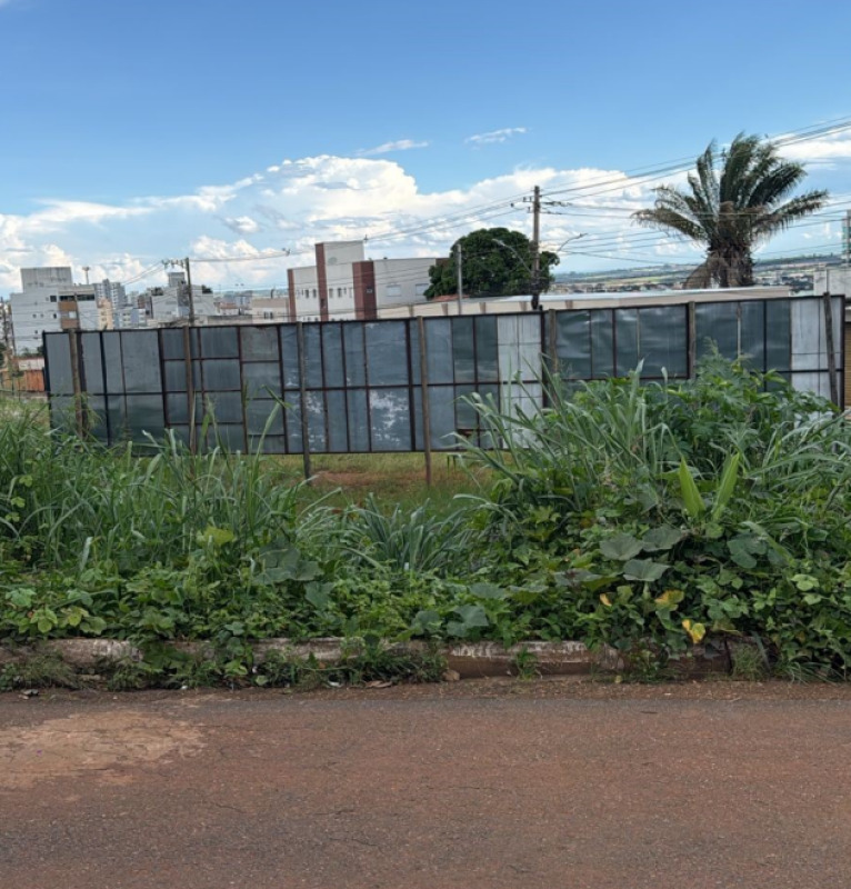 Lote 001 Um Terreno com Área de 498,14m² no Bairro Caiçaras em Patos de Minas/MG — foto 2