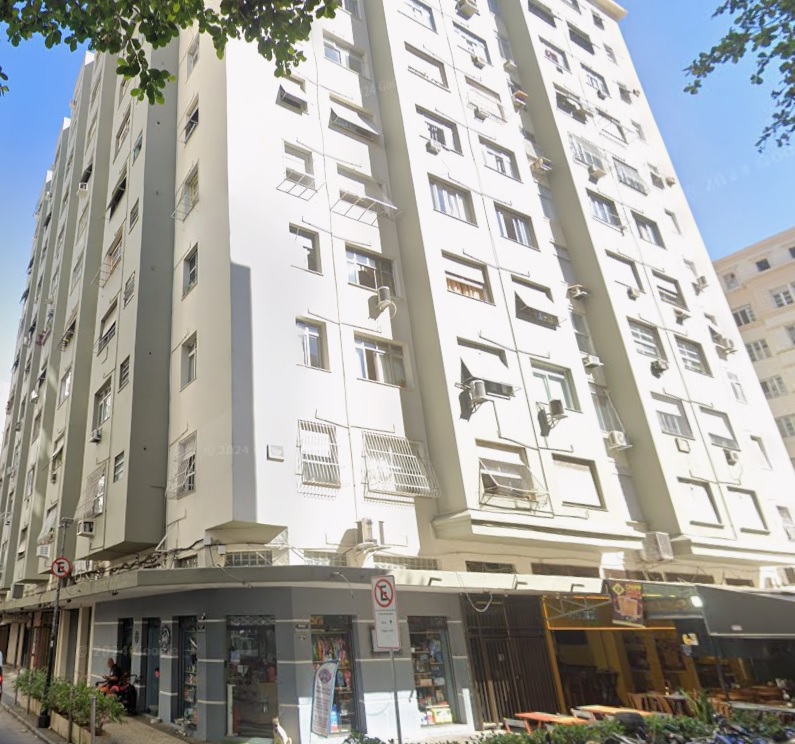 Apto Em Copacabana - Direito E Ação