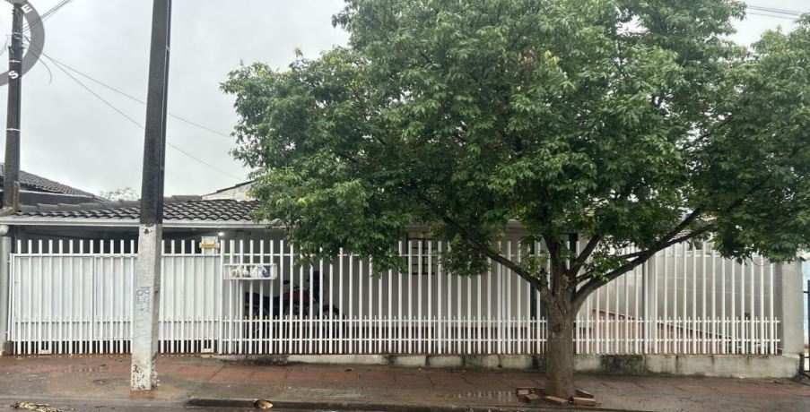 Campo Mourão – PR. Moradias Avelino Piacentini. Casa. Áreas Totais. Terr. 200,00m² e constr.130,00m²