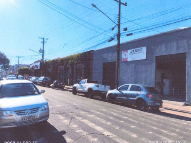 Uma Area de Terras Urbanas, com 2.050,00 (Dois Mil e Cinquenta) Metros Quadrados, Construida Pelo Lote Numero 117 (Cento — foto 3