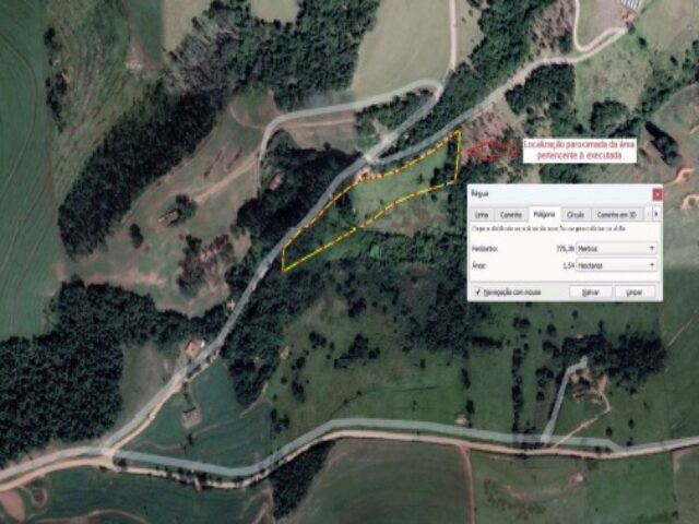 Fracao Ideal de 1,85% Equivalente a 1,54ha e Encontra-se Demarcada e Cercada: Um Lote de Terras Rural Sob no 242, com a — foto 3