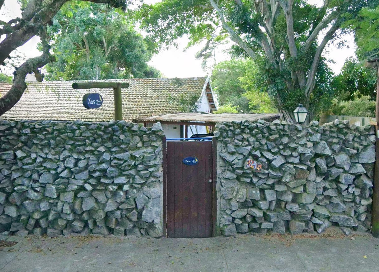 Casa Com 180m² De Área Construída E 1.862m² De Área Total Em Búzios