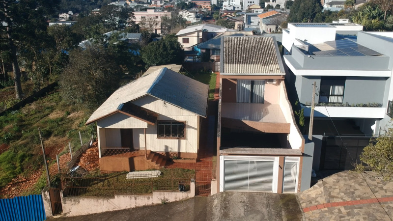 LOTE 706 TERRENO URBANO N° 33, com área de 850,00m² em ERECHIM/RS + Benfeitorias