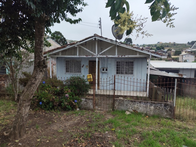 LOTE 001 TERRENO com a área superficial de 360,00ms2 (trezentos e sessenta metros quadrados), corres