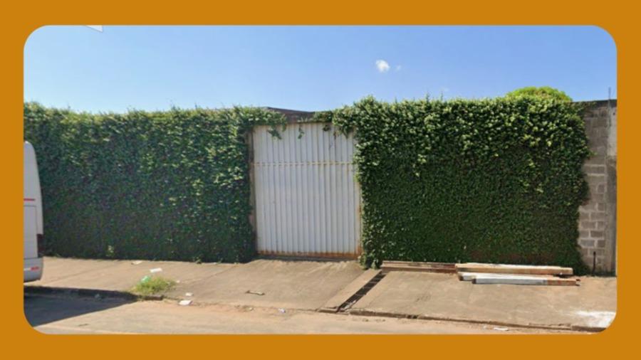 Imóvel na Rua Canjeranus, ao Lado do Nº 1968, no Loteamento Jardim Santa Luzia, Passos/mg. Correspondente ao Lote Nº 13, da Quadra 32, com Área de 405m² com Uma Construção de Alvenária, de Aproximandamente 180m². __