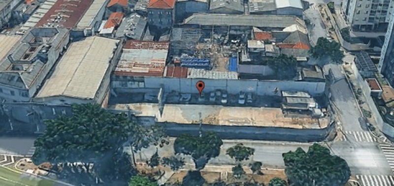 LOTE 001 Excelente terreno de 1.105,00 m2, para desenvolvimento imobiliário, e suas benfeitorias, no — foto 2