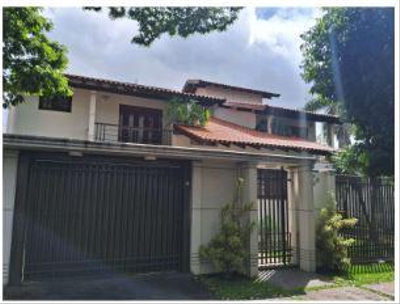 Terreno urbano com área de 612,50m², contendo um sobrado com área de 486,83m², localizado na Avenida São Paulo, 820, Bairro Zona 02, na cidade de Cianorte/PR.