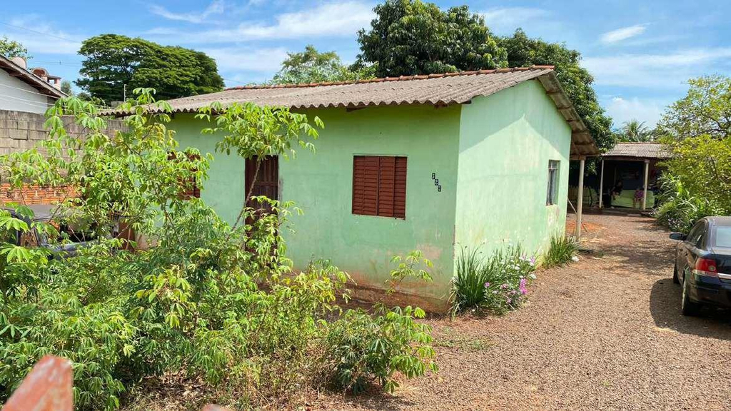 Imóvel Urbano, Lote 04, Quadra 73 com Área de 600,00m² e Benfeitorias Área Total Aproximada de 160,00m² em Guaíra/PR
