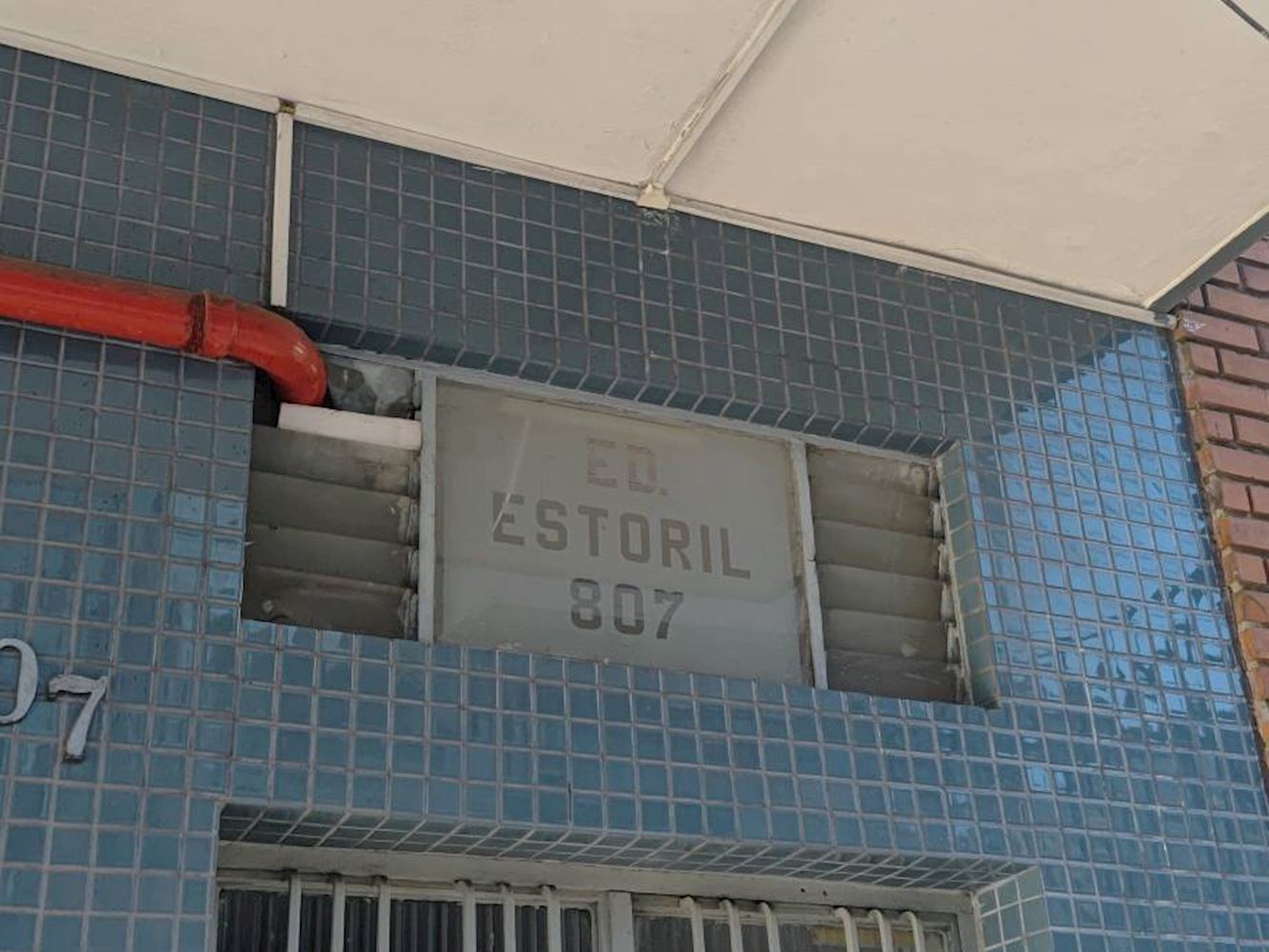 Sala Comercial no "Ed. Estoril" - Independência - Porto Alegre/RS — foto 2