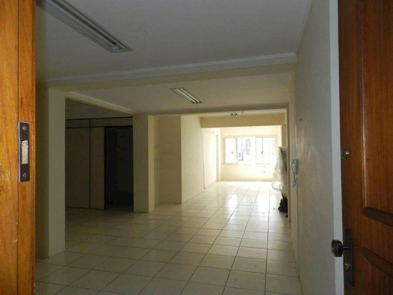 Sala Comercial no "Ed. Estoril" - Independência - Porto Alegre/RS — foto 3