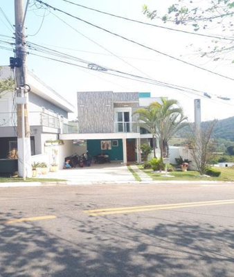 Casa 283m² c/ Piscina | Condomínio New Ville, Santana de Parnaíba/SP | Terreno 343m² | Segurança 24h & Alto Padrão em Bairro Suru!