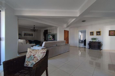Apto 217m² c/ 2 Vagas | Centro, Chapecó/SC | 337m² Totais | Região Nobre, Próximo à Av. Getúlio Vargas e Arena Condá! — foto 4