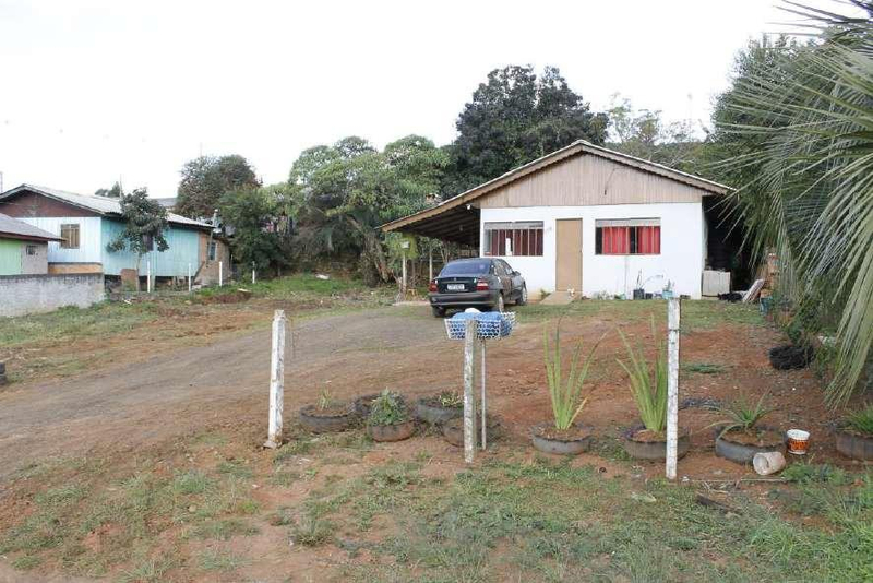 Lote nº 01 da quadra A com área de 366,33m² e área construída de 98,74m². Localizado na Rua Regis Beneditus Marigliani, 176, Bairro Planalto, General Carneiro/P — foto 2
