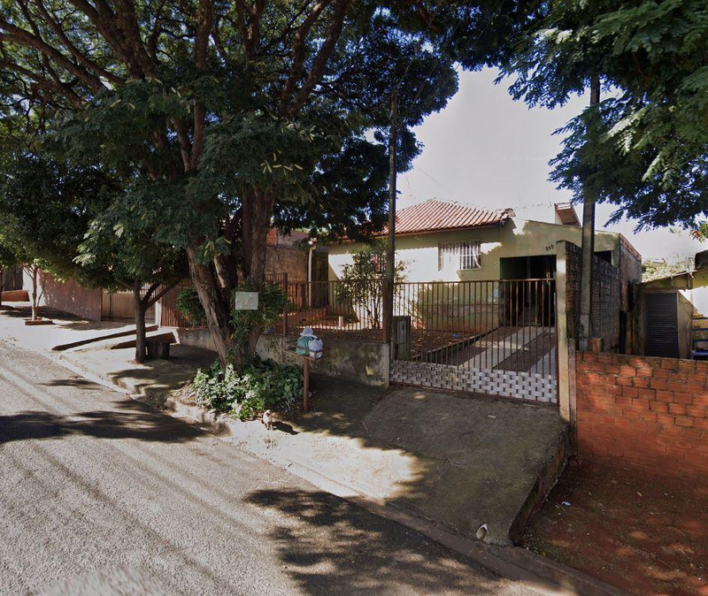 Lote de terras sob n° 13, com área de 289,68m², contendo uma benfeitoria com área de 47,19m². Localizado na Rua Petúnias, 853 - Vila Nogueira - Rolândia/PR.