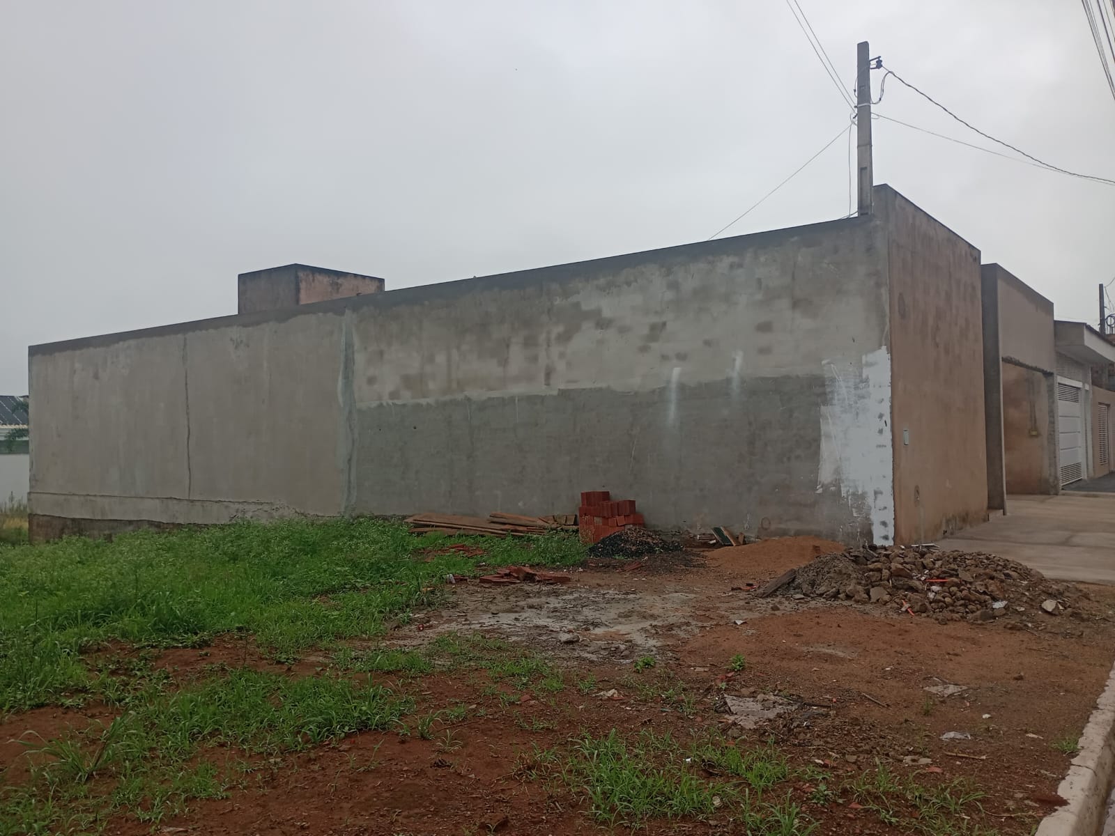 Dois imóveis residencial, área de 240m² - Nuporanga/SP
