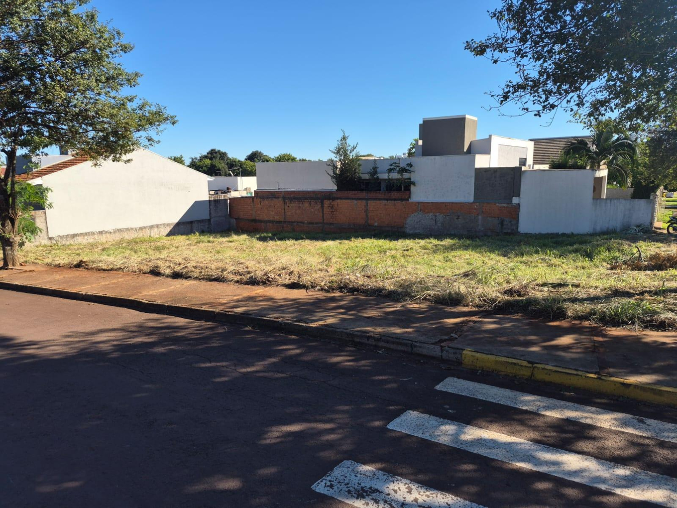 Terreno Urbano de Esquina com 464,88 M2 - Jardim Pancera - Toledo/PR
