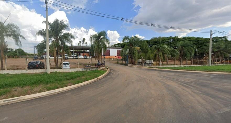 (25%) Galpão, A.T. 4.800m², A.C.995m²