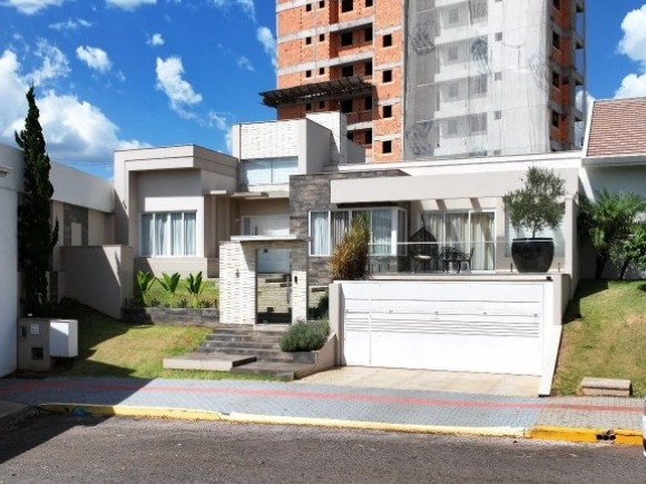 Lote 003 [45.110] Casa 307,77m- Sob Terreno de 710,855m² no Centro de São Miguel do Oeste/SC