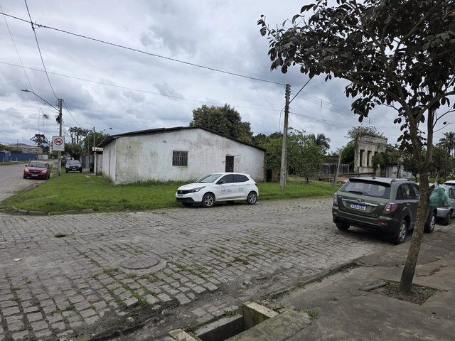 Imóvel com 705m2 na Avenida Gabriel de Lara, Paranaguá/PR