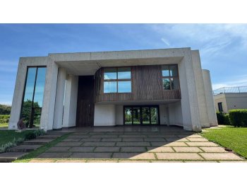 Leilão extrajudicial de Casa em Foz do Iguaçu/PR - Centro