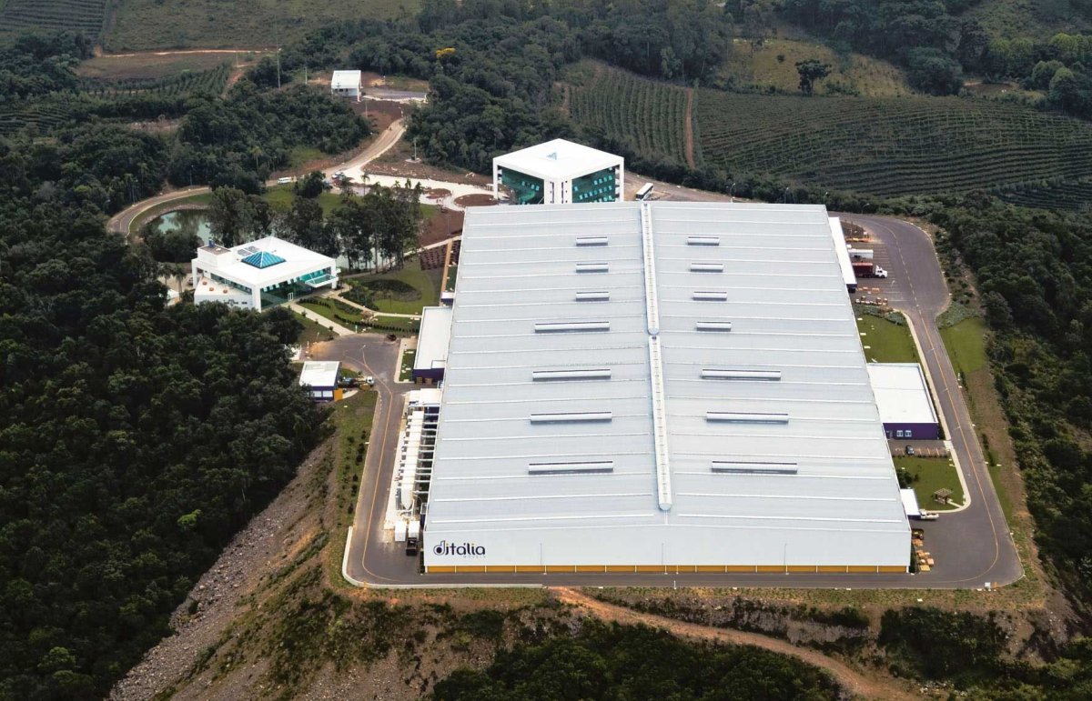 Complexo Industrial Moveleiro Na Serra Gaúcha Em Operação - 136.650 M² De Terrenos, Mais De 40 Mil M² Construídos, Fábrica Equipada, Estoques, Marca E Canal Digital