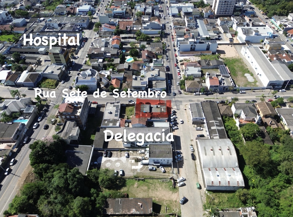 Excelente Imóvel na Rua Sete de Setembro nº 727, esquina com a Rua Professora Luiza Maraninche com 412,50 m2 em Camaquã/RS — foto 2