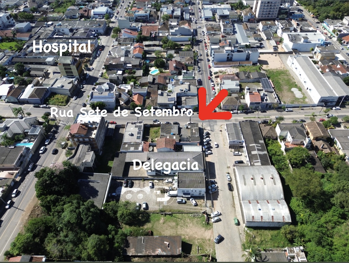 Excelente Imóvel na Rua Sete de Setembro nº 727, esquina com a Rua Professora Luiza Maraninche com 412,50 m2 em Camaquã/RS — foto 3