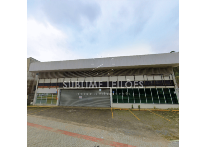 Terreno de 820m² | Constr. de 949m² Prédio comercial em Blumenau