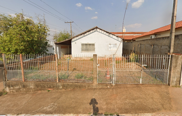 LOTE 1: Casa com 228,80m² - Centro IACANGA SP
