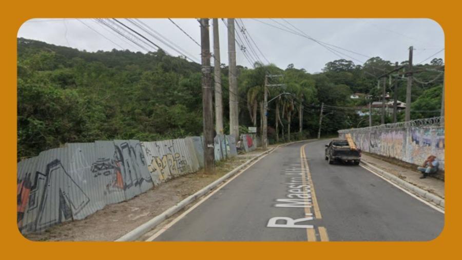 Imovel na Rua Maestro Aldro Krieger, ao Lado do Nº 263, Florianopolis/sc.__