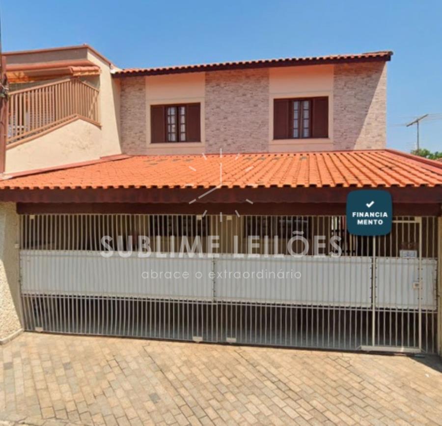 Terreno de 158m² | Constr. de 207m² Sobrado em Santo André