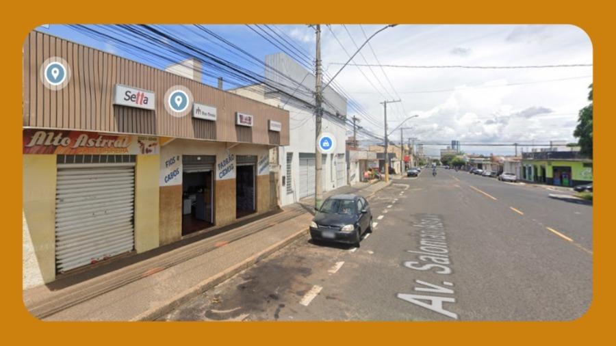1/6 de Um Terreno com Suas Benfeitorias, Situado na Av. Salomão Abrão de N° 987, 989 e 993, Antiga Avenida D, Uberlândia/mg, com Área de 360,00 M².__
