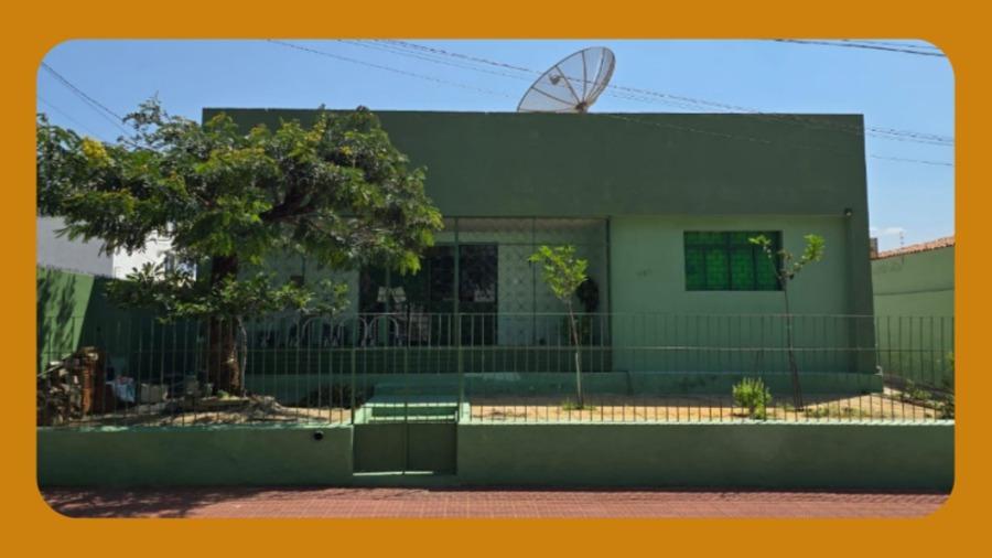 Casa Residencial, Situada na Avenida Peregrino Filho, Nº 701, Patos/pb.