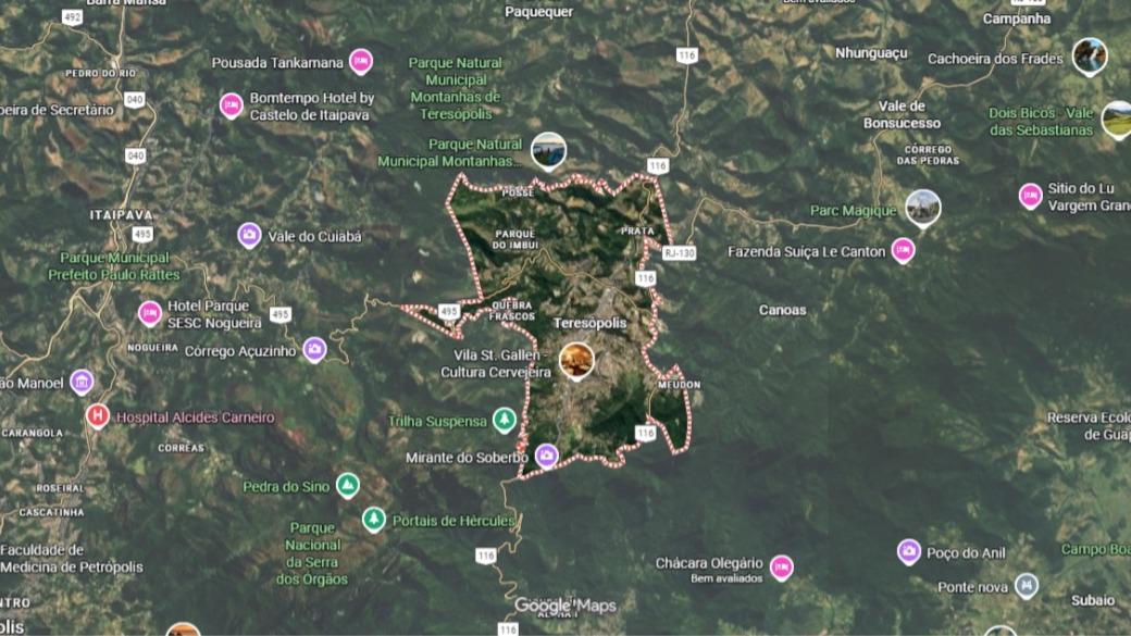 Terreno Rural que possui 6.826,81 m² no município de Teresópolis/RJ, apresentando áreas planas e em leve aclive, com vegetação e árvores, além de duas edificações. — foto 2