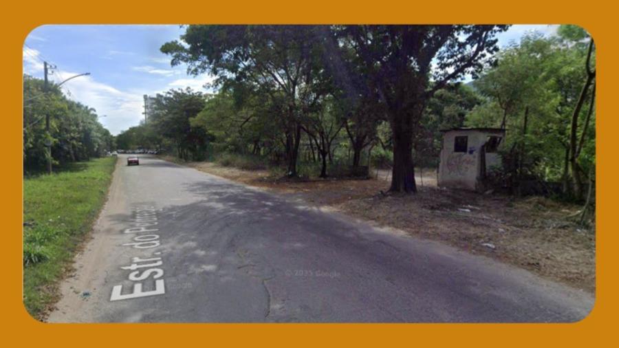 Terreno Situado no Lote1 da Quadra C, do PA 35.779, à Estrada do Pedregoso, 4002, Campo Grande, Rio de Janeiro/rj. com Metragem Aproximada de 9.000m² na Área Industrial do Bairro Campo Grande, Margeando Um Rio, Próximo à Avenida Brasil.__