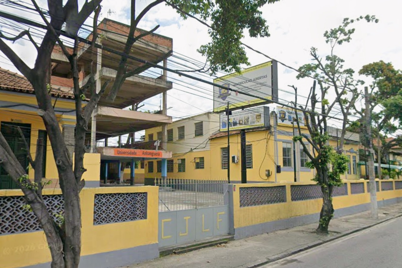 Imóvel Com 187m² De Área Edificada E 400m² De Área De Terreno Em Quintino Bocaiuva