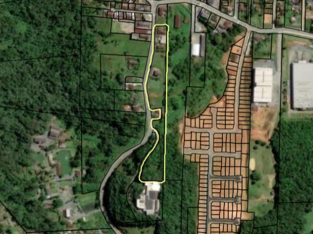 LOTE 001 Terreno com 14.729,55m² Rua Professor Jacob Ineichen com diversas edificações (Blumenau/SC)