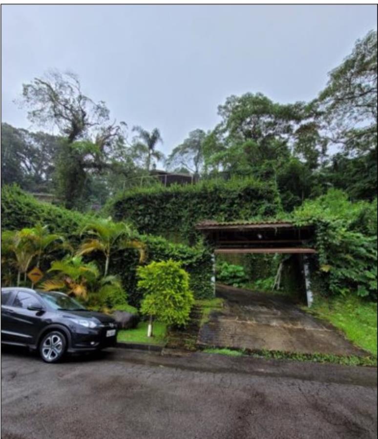 Prédio residencial nº 361, na Alameda Araras, edificado no Lote de terreno 15, da Quadra I-1, Loteamento Alpes da Cantareia, Bairro Caraguatá, Mairiporã/SP, 229,60m2 de área total construída e seu terreno com área total de 1.116,00m2m2 Leil