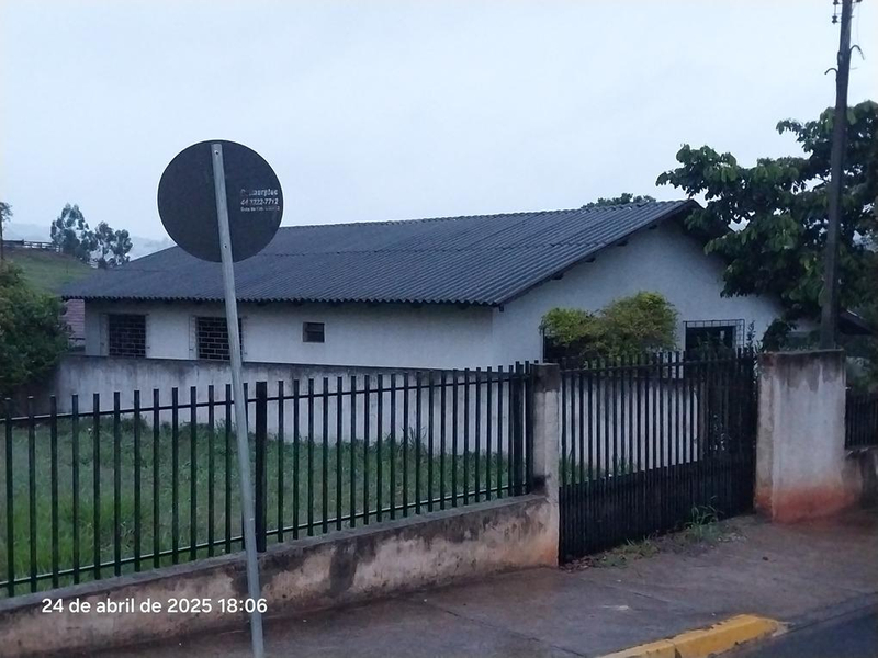 Casa com área de 149m² e total de terreno de 590m² - Ortigueira/PR