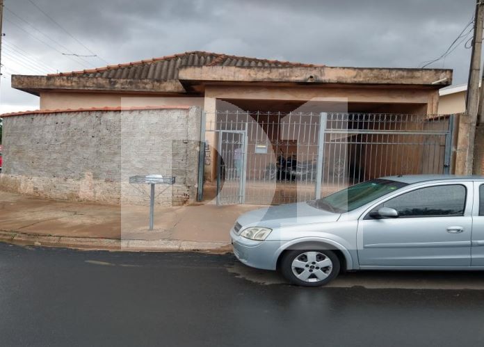 Jardim Bandeirantes - Porto Ferreira - SP - Casa - 147,8 m² (a.c.) e 219,2 m² (a.t.)