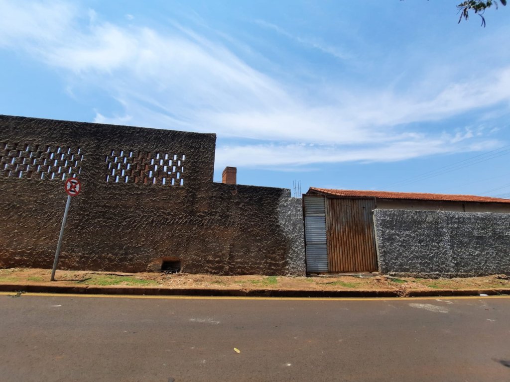 Lote de Terreno com 01 barracão, 02 prédios residenciais, 01 escritório, 10.000m², Barra Bonita/SP — foto 3