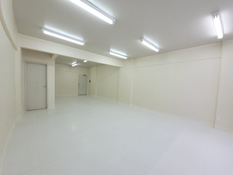 Lote 001 Sala (Desocupada) no Edifício Coliseu no Bairro Centro — foto 5
