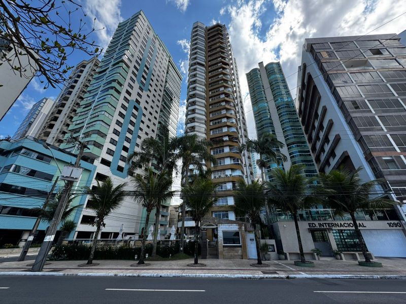 Apartamento com Garagens em Bal. Camboriú — foto 2
