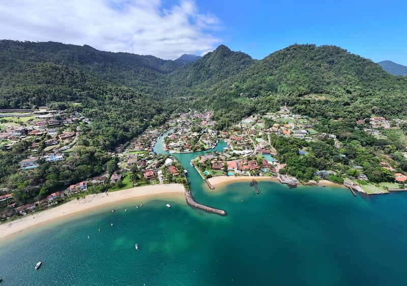 LOTE 6: Refúgio de luxo em Cond.: 1.670m² de Terr. e Lazer Completo! ANGRA DOS REIS RJ