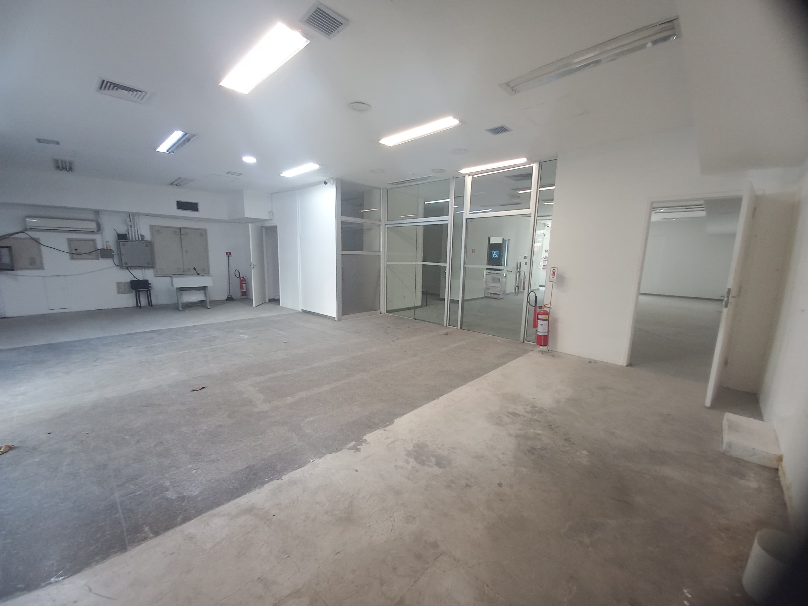 LOTE 13: Loja (térreo e subsolo) com 862,69 m² - Centro RIO DE JANEIRO RJ — foto 4
